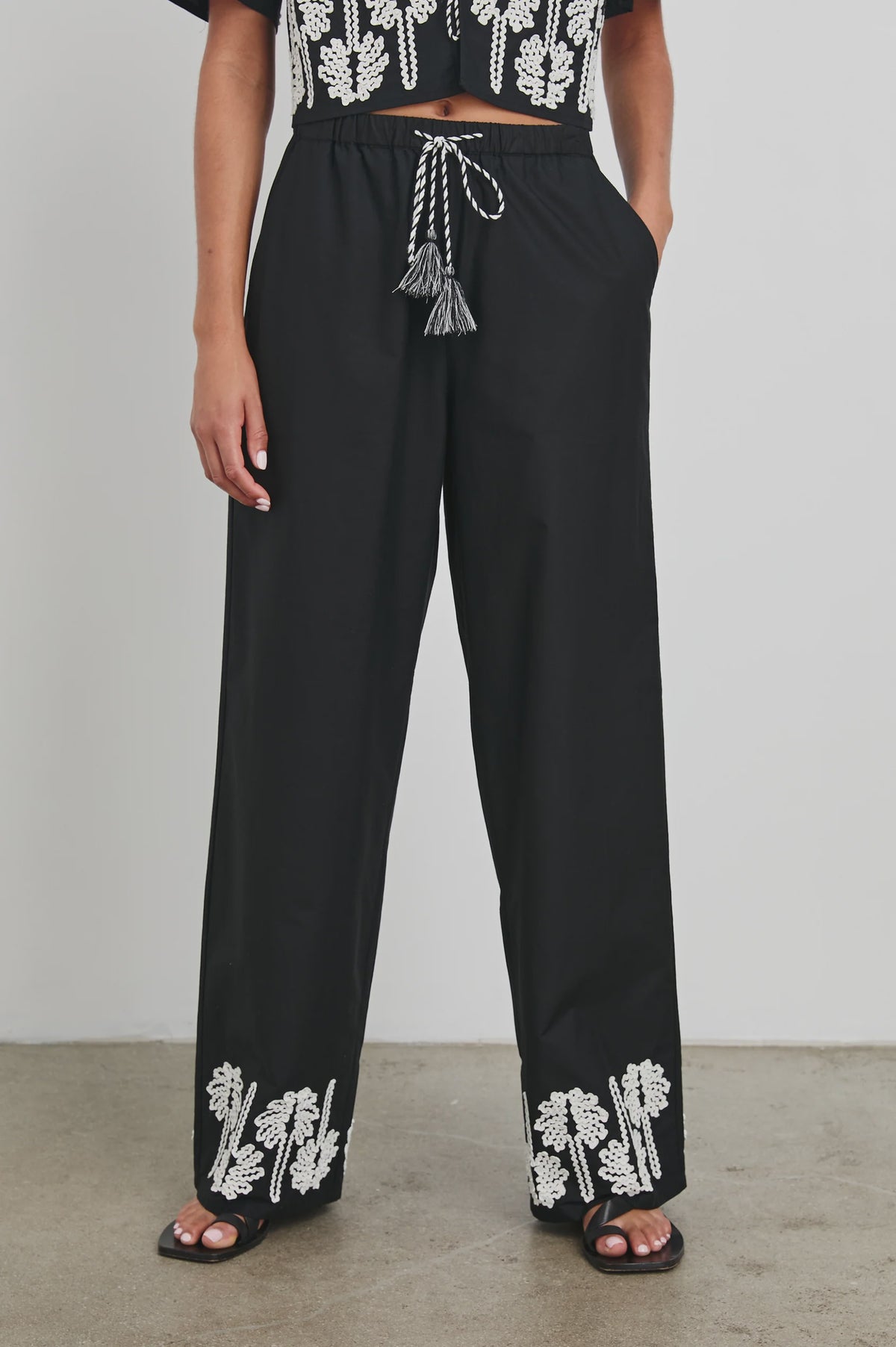 Emmie Pant in Black Ivory Palm