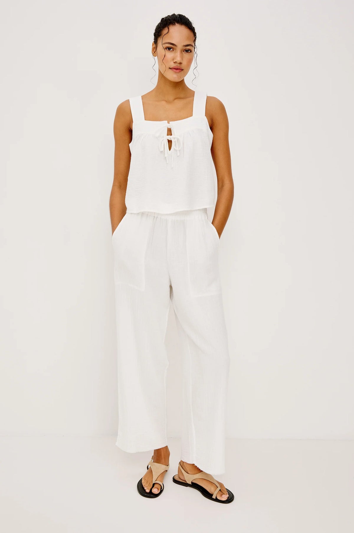 Leon Crop in White