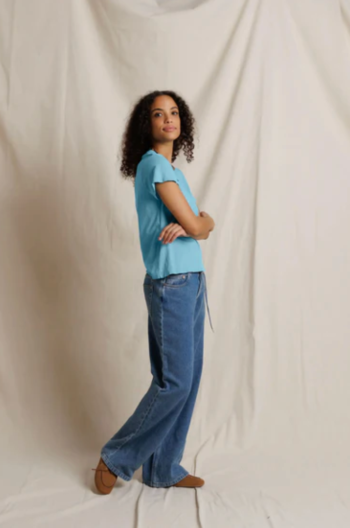 Hendrix V Neck in Milky Blue