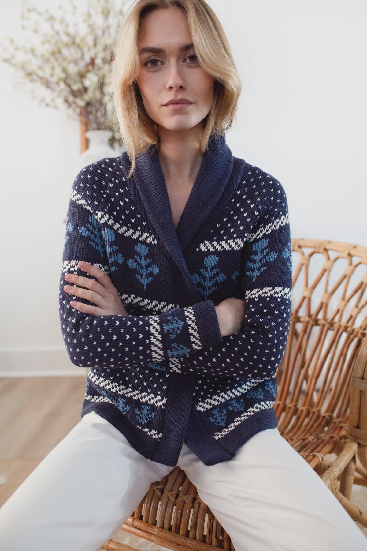 Flower Intarsia Shawl Cardigan
