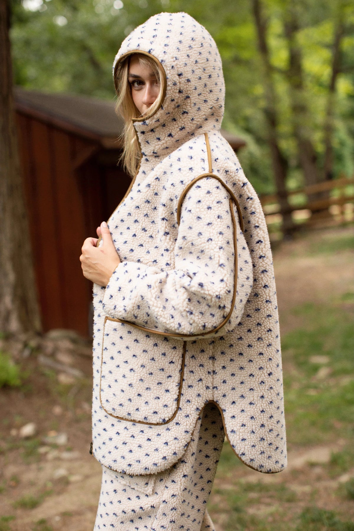 Hooded Sherpa Jacket in Ivory/Blue
